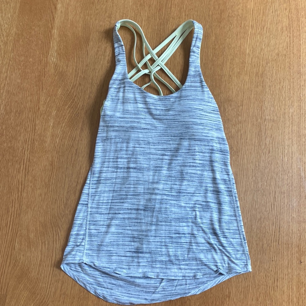 Lululemon size 4 tank with built in bra